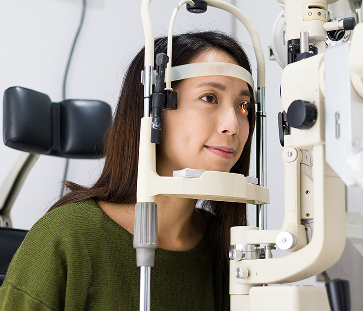 Comprehensive Eye Exam at Rosin Eyecare in Chicago